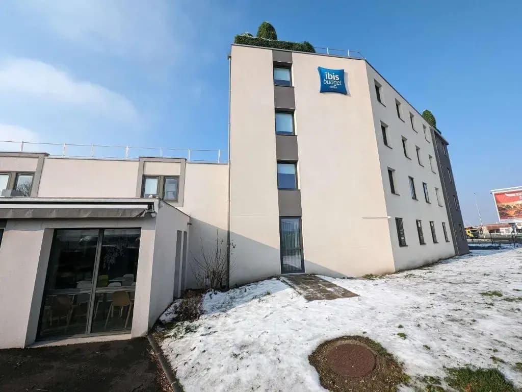 ibis budget Clermont-Ferrand Le Brézet Aéroport - Photo 1
