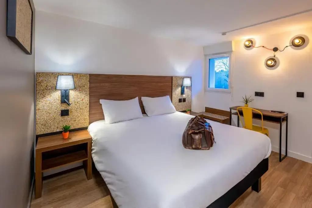 greet Hotel Chatellerault - Miniature 6