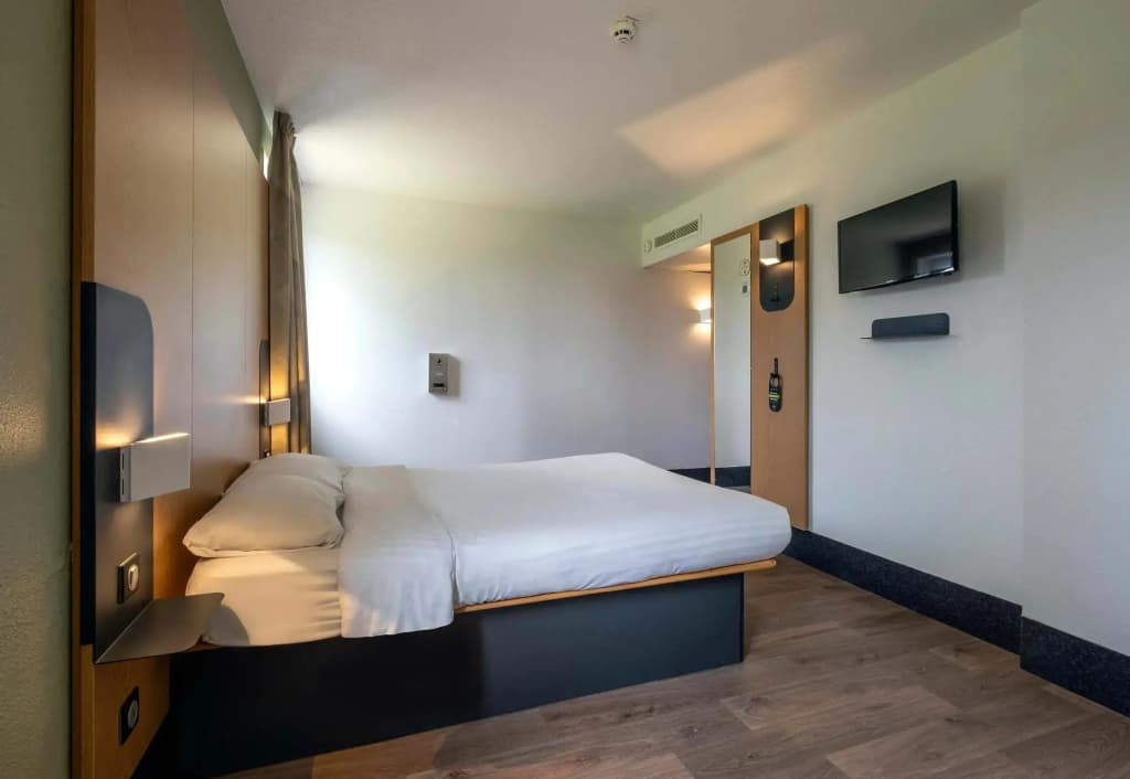 B&B HOTEL Niort Marais Poitevin Est - Miniature 7