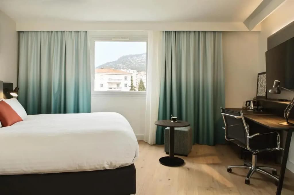 Holiday Inn Toulon City Centre by IHG - Photo 5