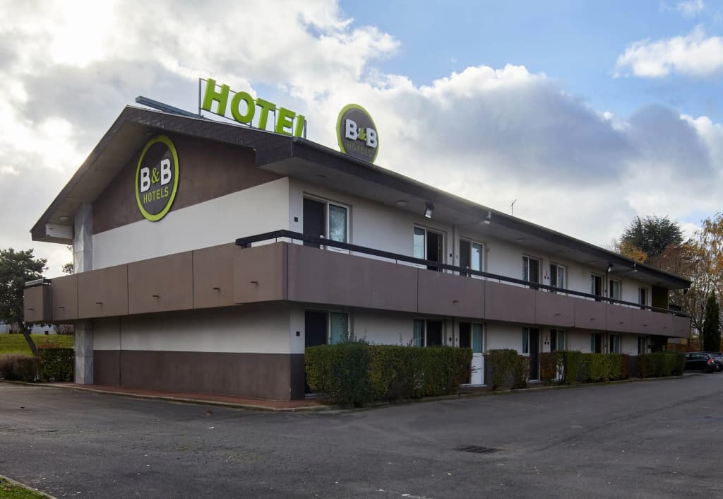 B&B Hotel Saclay - Photo 1