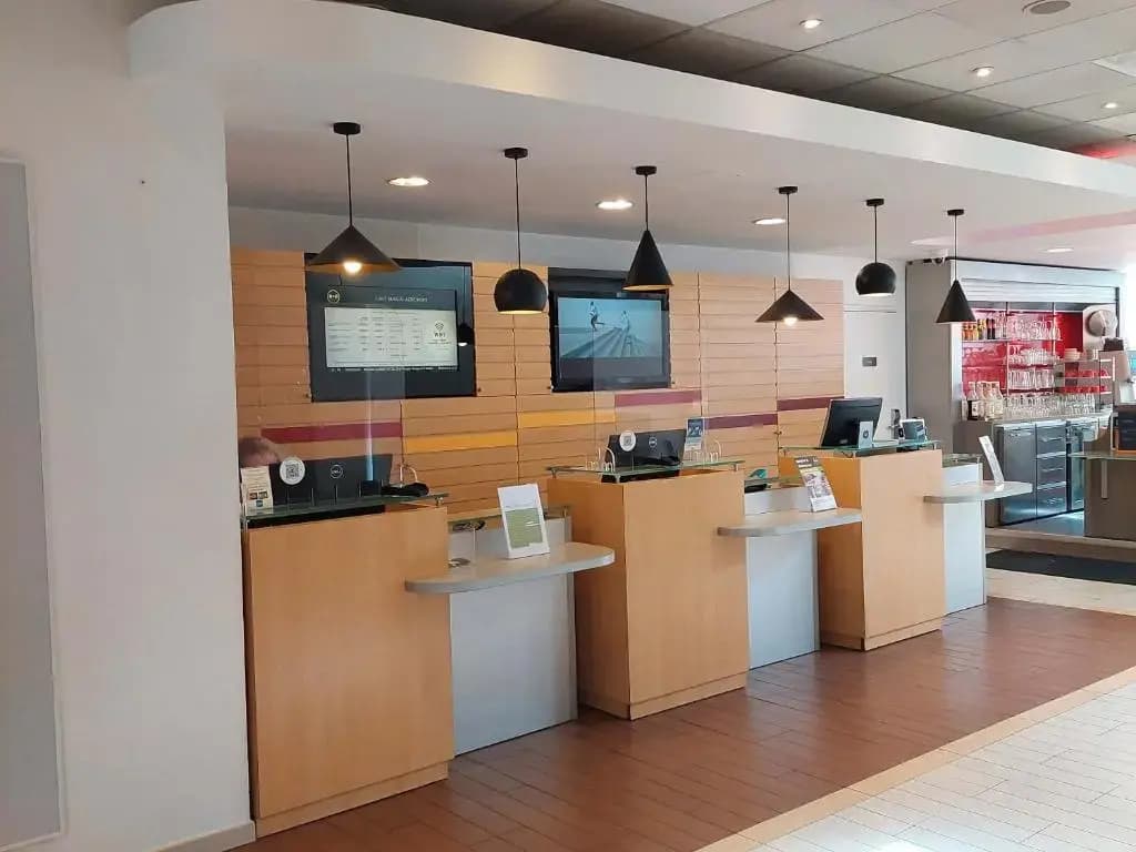 B&B HOTEL Orly Rungis Aéroport 3 étoiles - Photo 2
