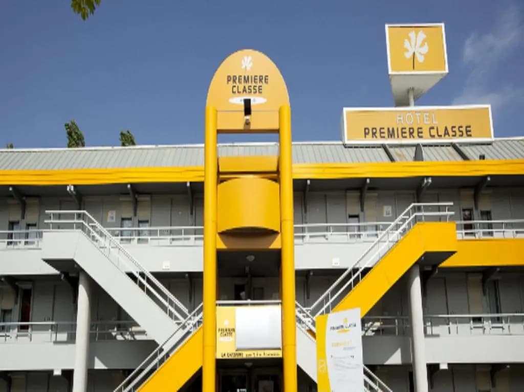 Première Classe Châlons-en-Champagne - Photo 1