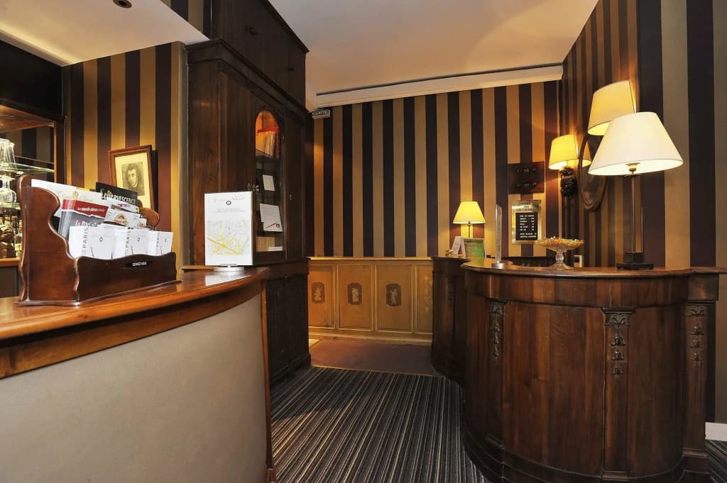 Hotel Courseine - Photo 2