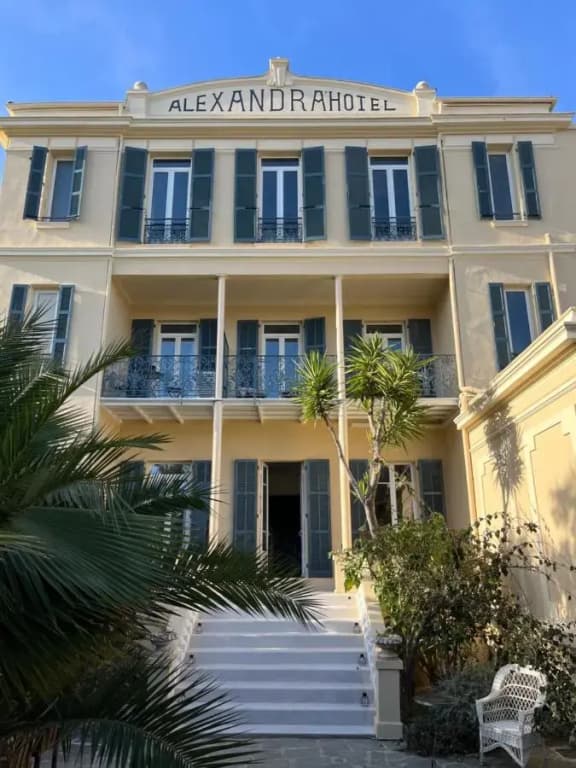 Hotel Alexandra - Photo 1