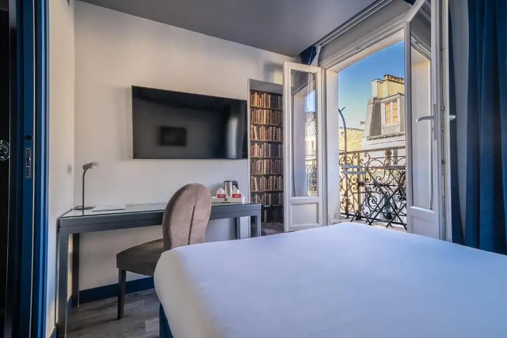 Hotel Mademoiselle - Photo 4