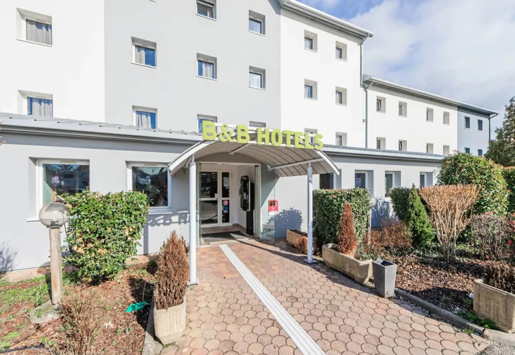 B&B HOTEL Strasbourg Nord Mundolsheim - Photo 1