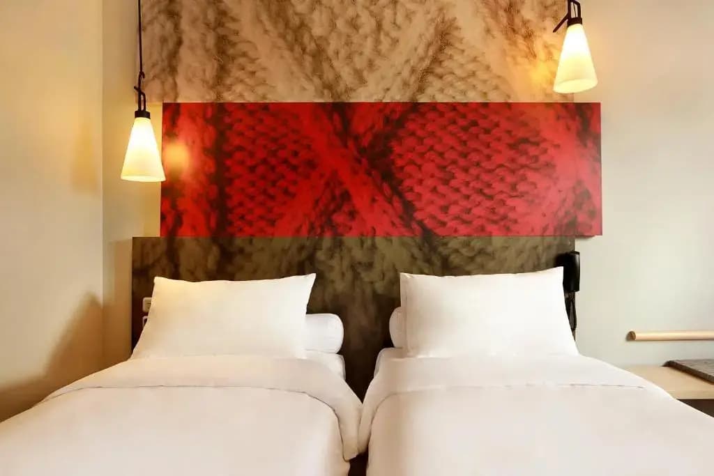 ibis Paris Gare du Nord Chateau Landon 10ème Hotel - Photo 1