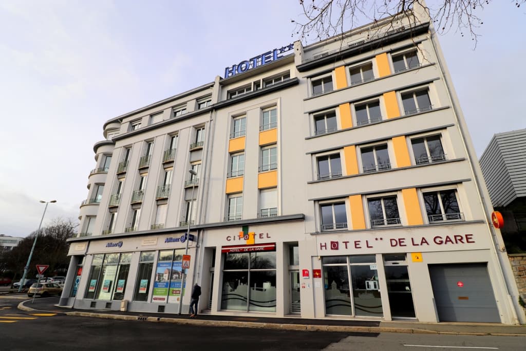 Hotel de la Gare Brest - Photo 1
