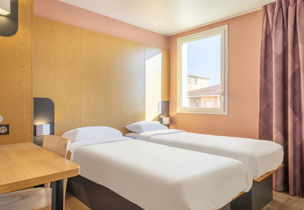 B&B HOTEL Martigues Port-de-Bouc - Miniature 6