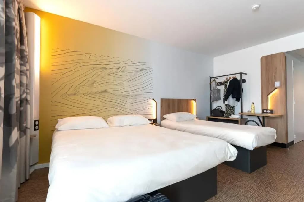 B&B HOTEL Poitiers Aéroport - Miniature 7
