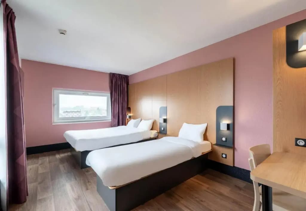 B&B HOTEL Lille Roubaix Campus Gare - Photo 4