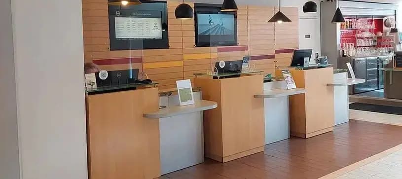 B&B HOTEL Laval Ouest - Photo 2