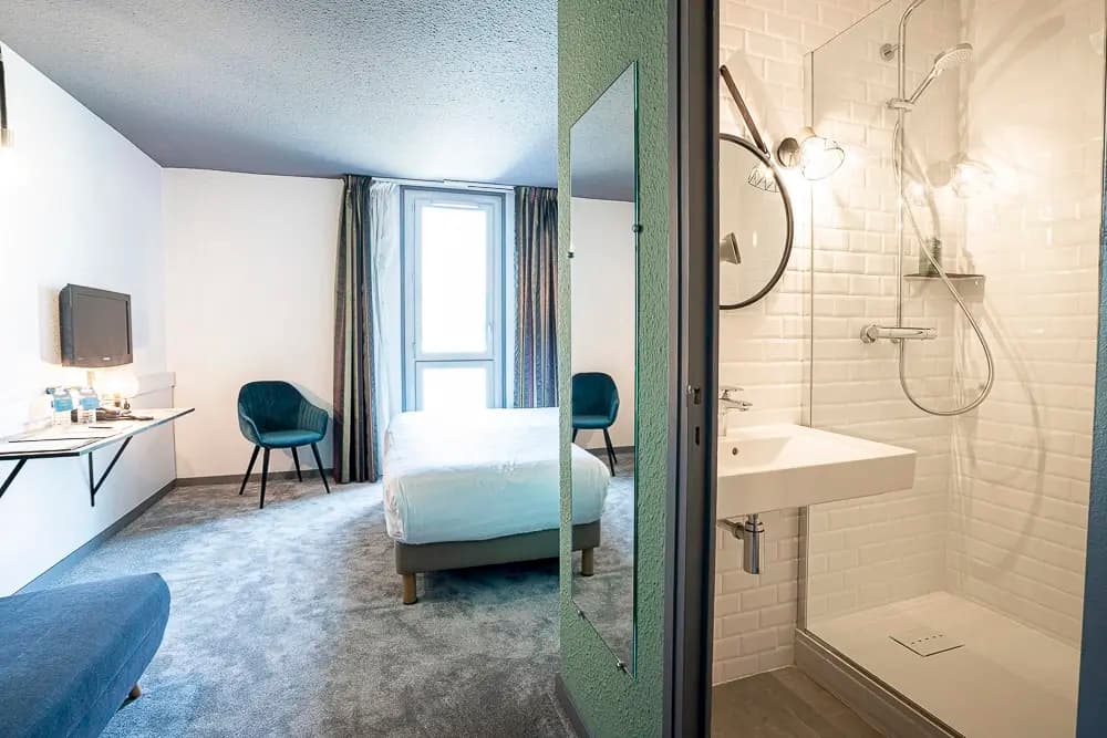 PoMo Hotel & Restaurant - Photo 5