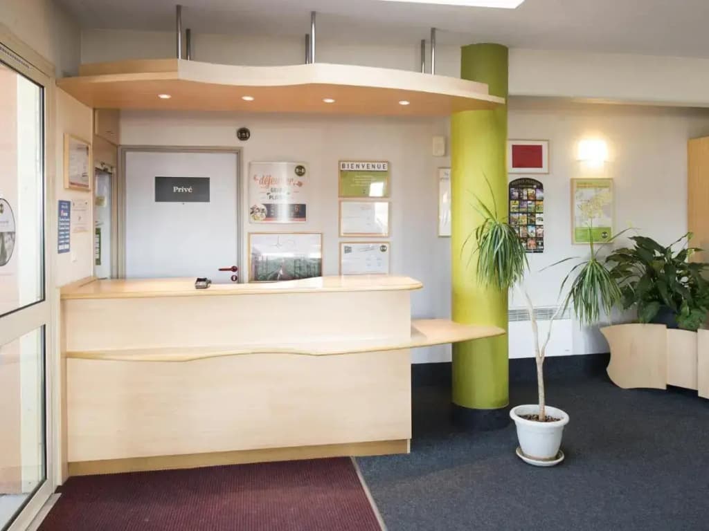 B&B HOTEL Auxerre Monéteau - Photo 2