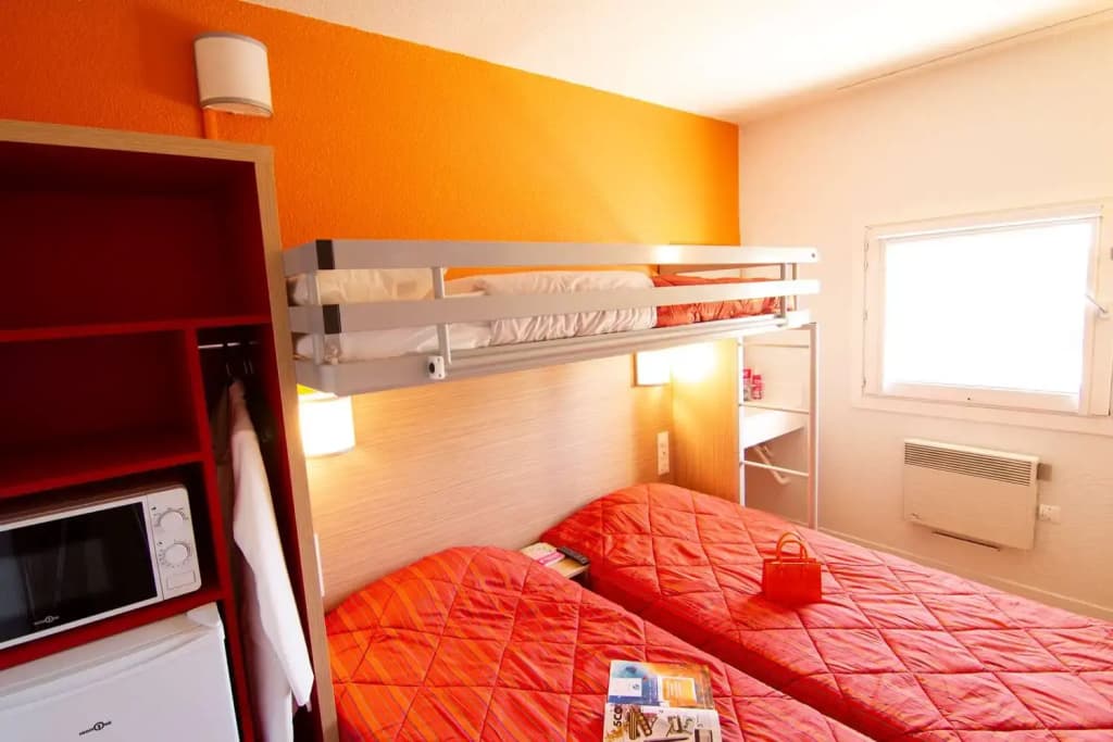 Premiere Classe Troyes Sud - Parc Saint Thibault - Miniature 7