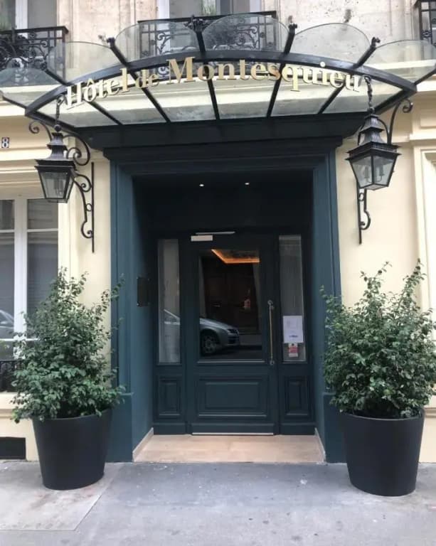 Hôtel de Montesquieu - Photo 1