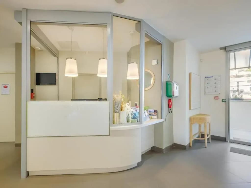 B&B HOTEL Antibes Juan-les-Pins - Photo 2