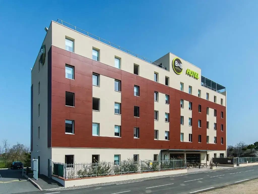 B&B HOTEL Toulouse Purpan Zénith - Photo 1
