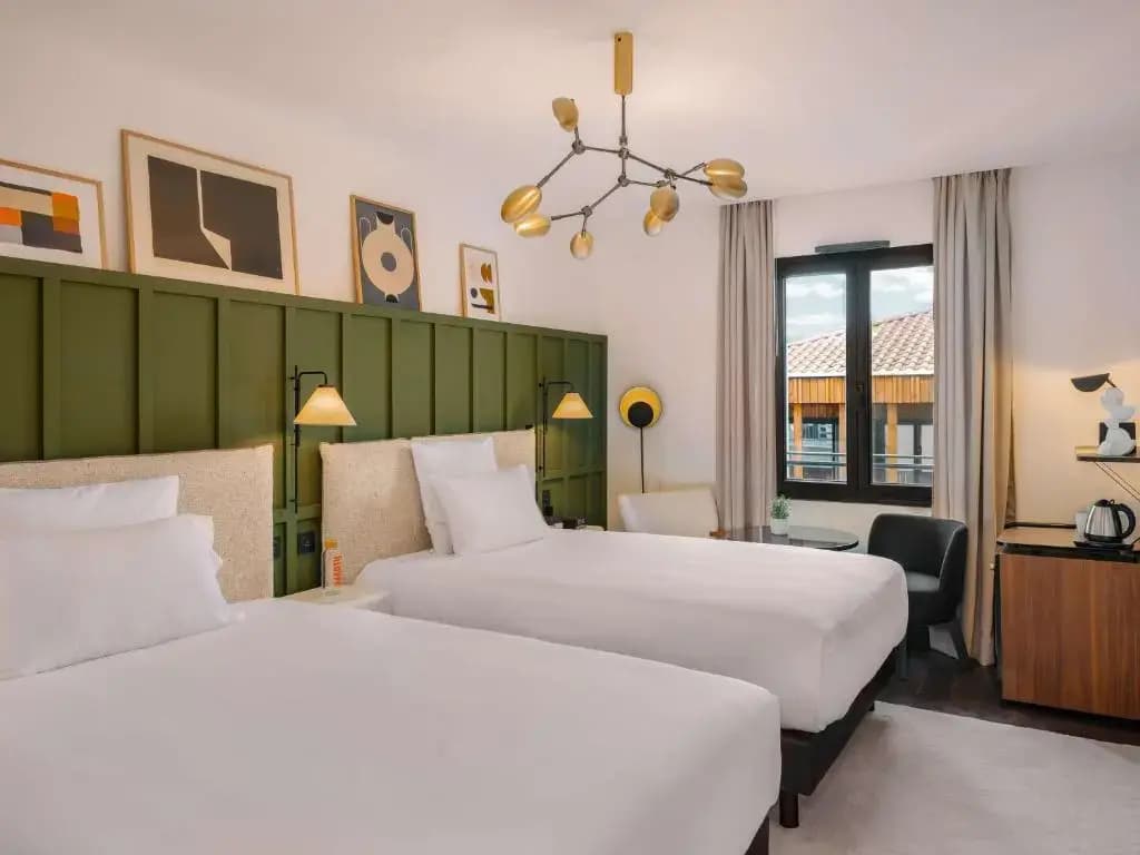 Marty Hotel Bordeaux, Tapestry Collection by Hilton - Miniature 8