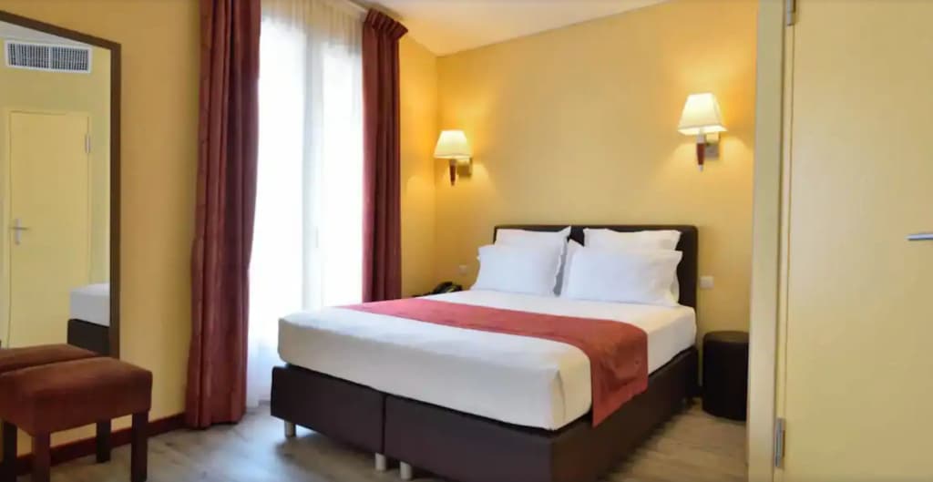 Hotel Capitole - Photo 3