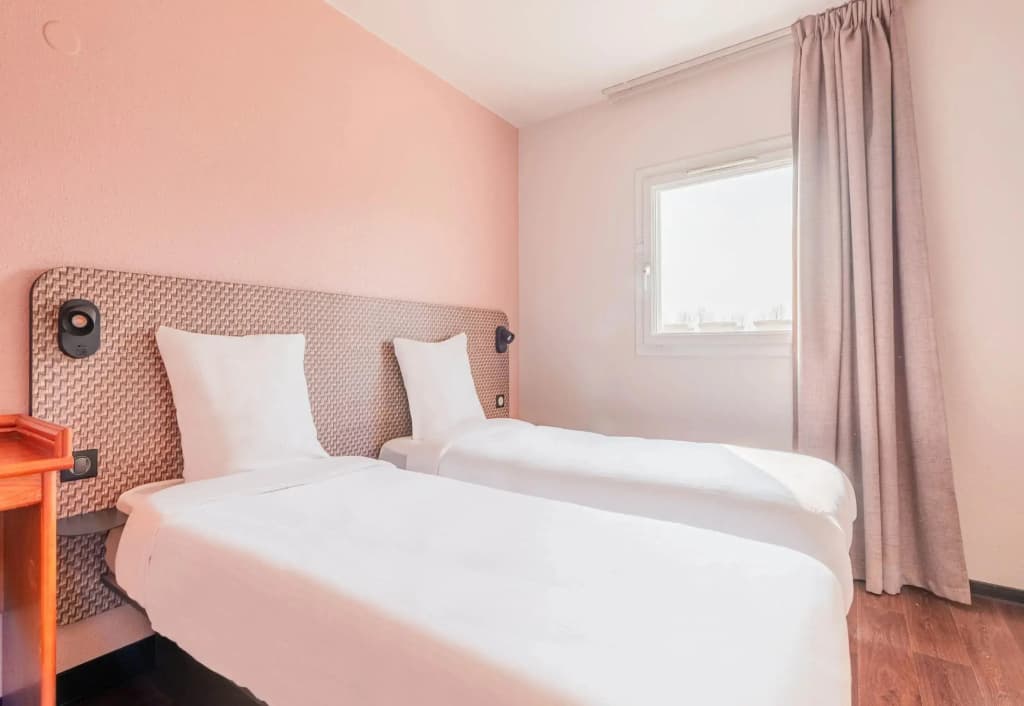 B&B HOTEL Strasbourg Aéroport - Photo 5