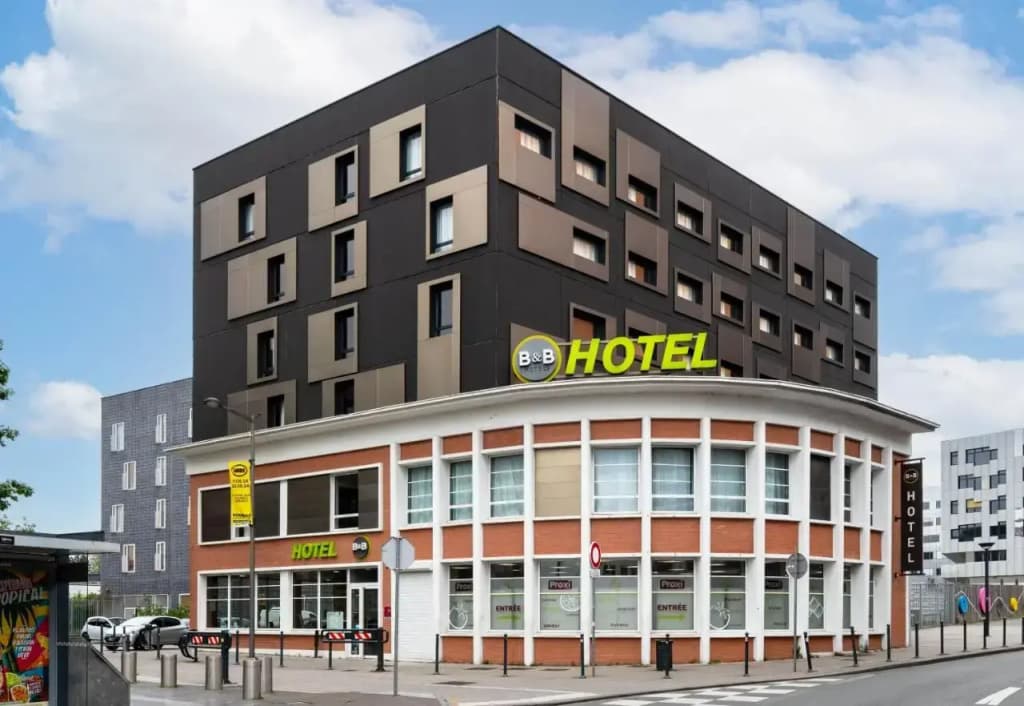 B&B HOTEL Lille Roubaix Campus Gare - Photo 1