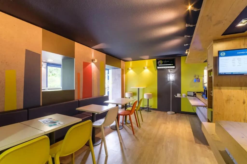 B&B HOTEL Cannes Mouans Sartoux - Miniature 8