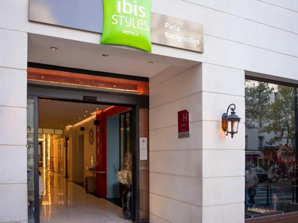 Ibis Styles Paris Batignolles - Photo 1