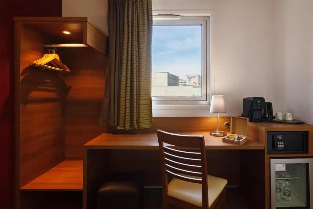 Best Western Clermont Ferrand Centre Hotel - Miniature 6