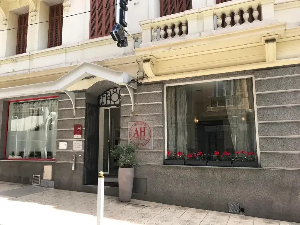 Azur Hotel - Photo 1