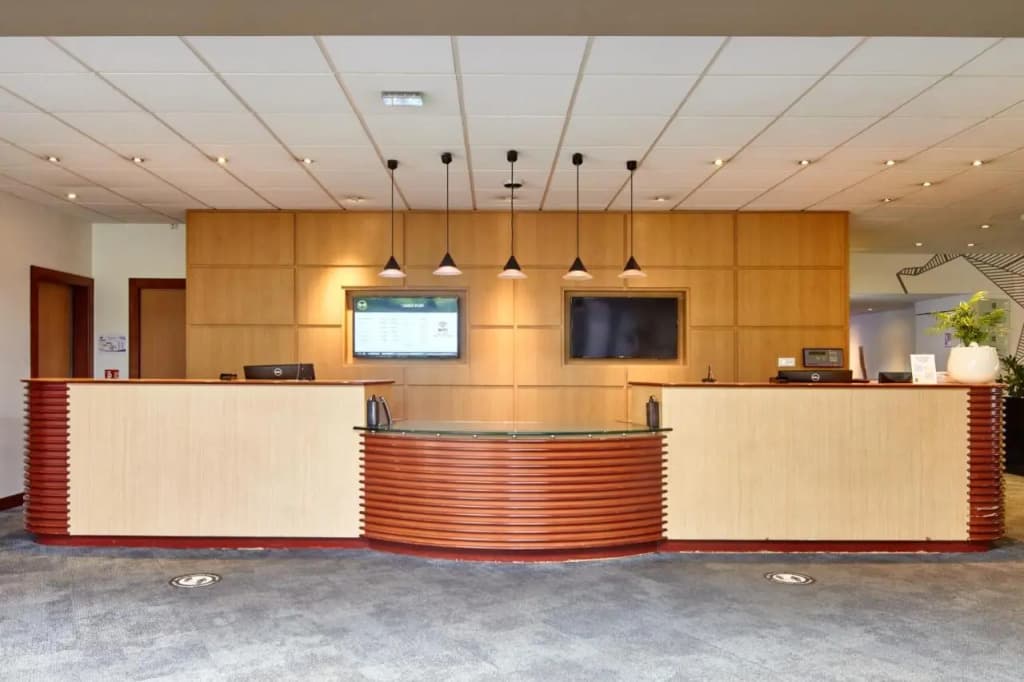 B&B HOTEL Cergy Port - Photo 2