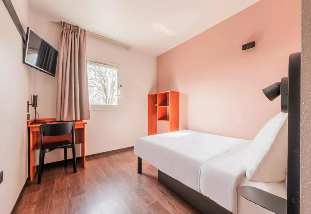 B&B HOTEL Strasbourg Aéroport - Photo 4