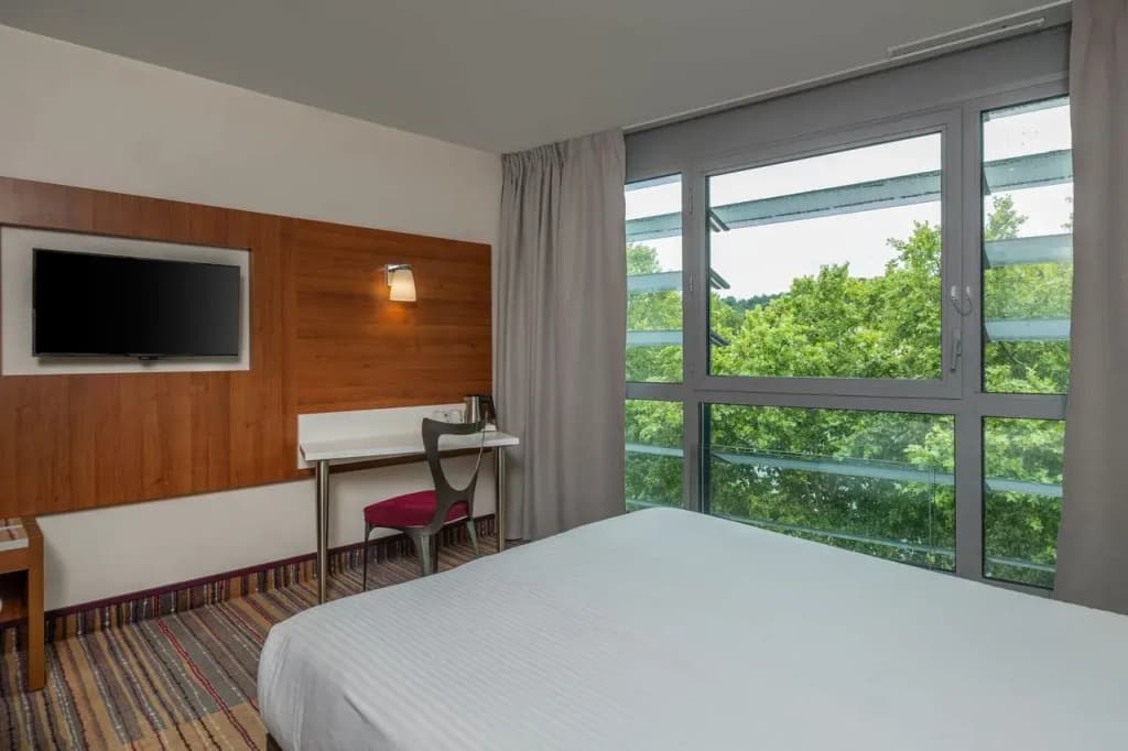 Spark by Hilton Lyon Ouest Hotel - Miniature 8