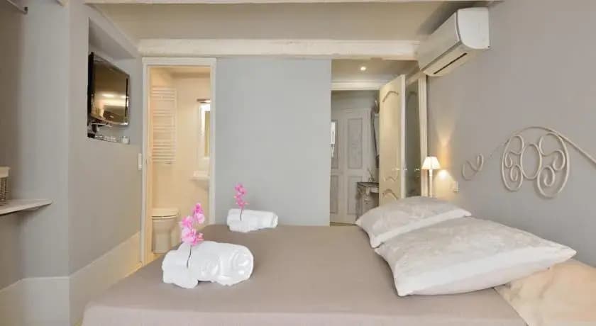 Saint Esprit (Adults Only) - Photo 5