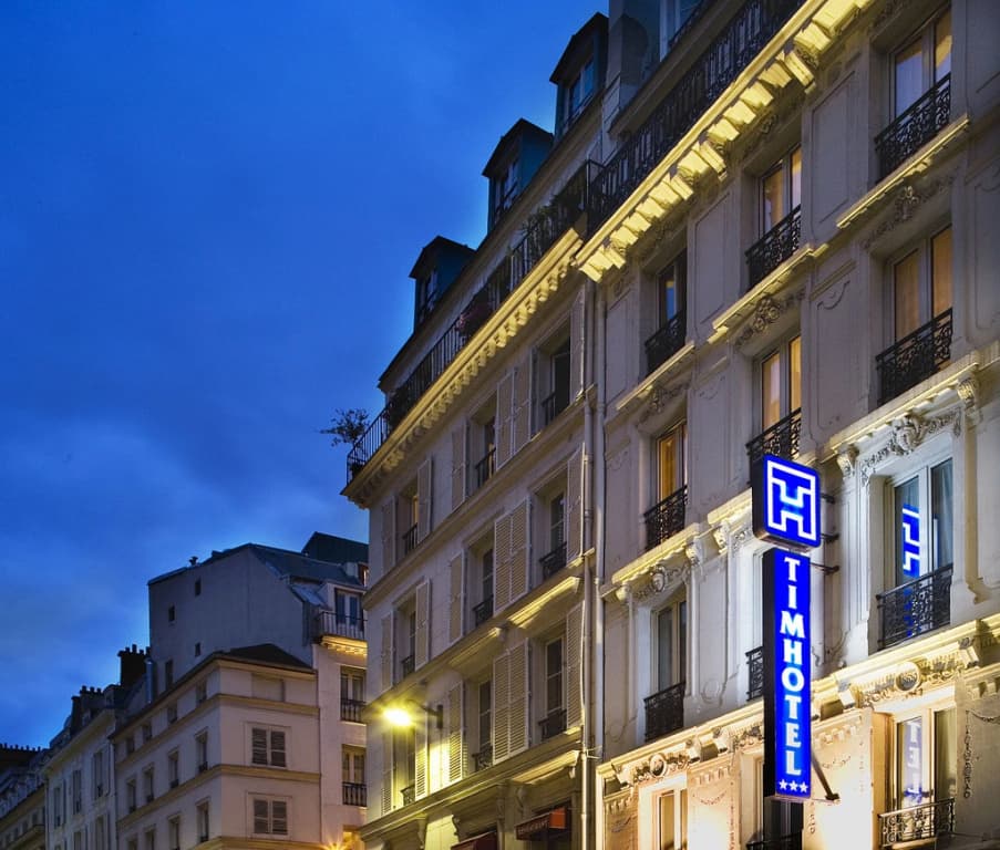 Hotel Elysees 8 - Photo 1