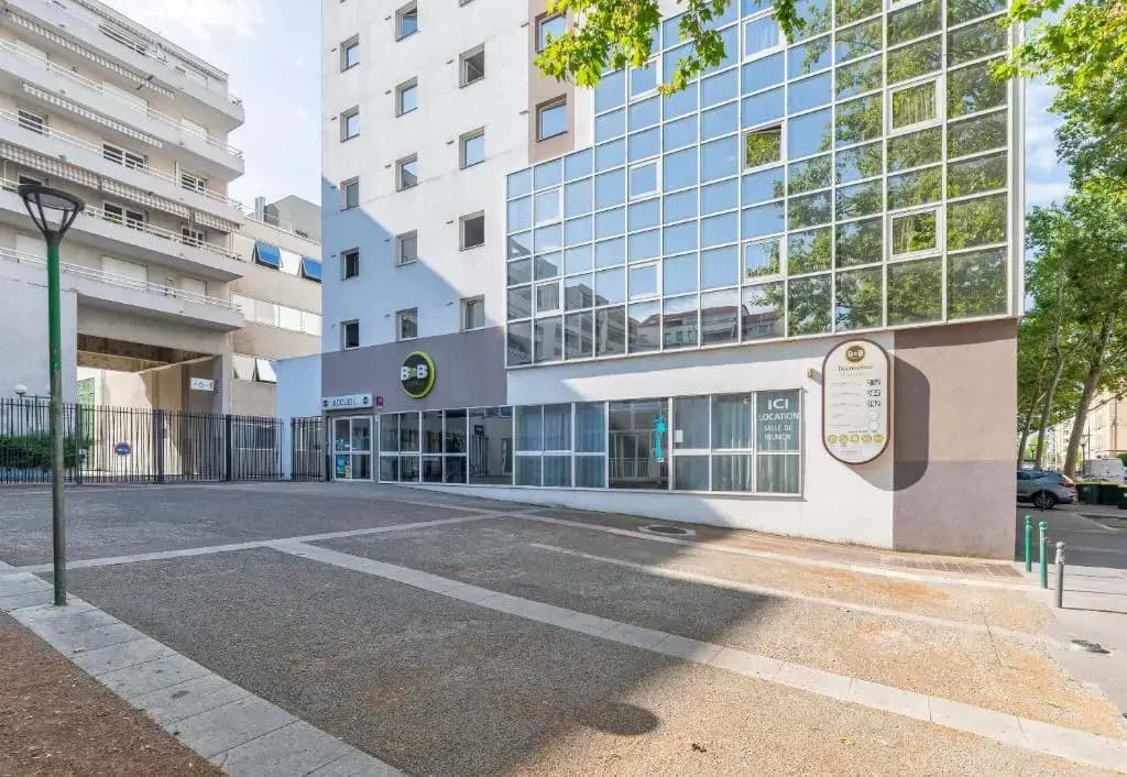 B&B HOTEL Lyon Centre Monplaisir - Photo 1