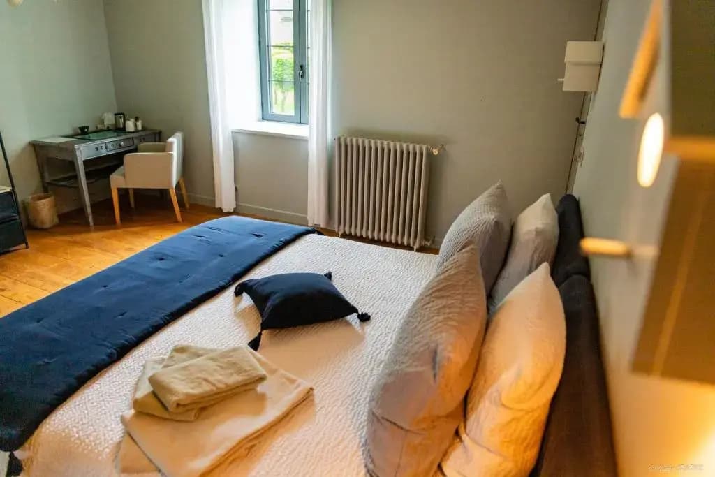 Bed in Bellongue - Miniature 8