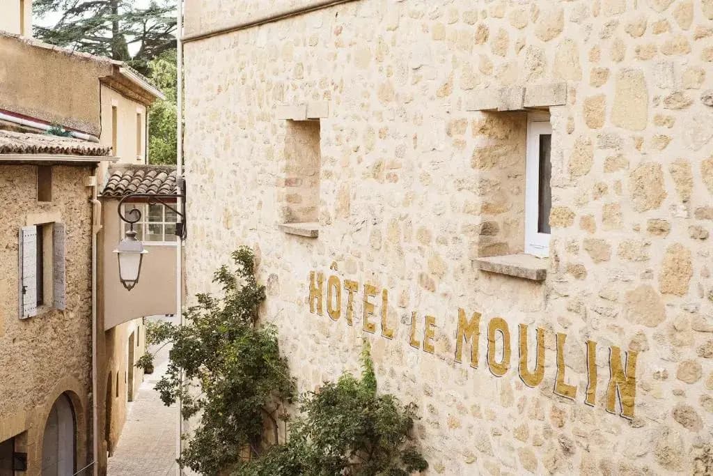 Le Moulin, Lourmarin, a Beaumier hotel - Photo 1