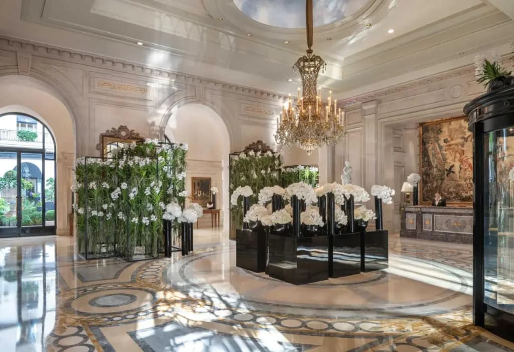 Four Seasons George V Hotel - Photo 2
