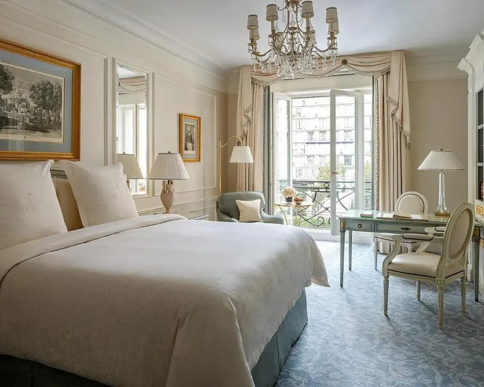 Four Seasons George V Hotel - Photo 3