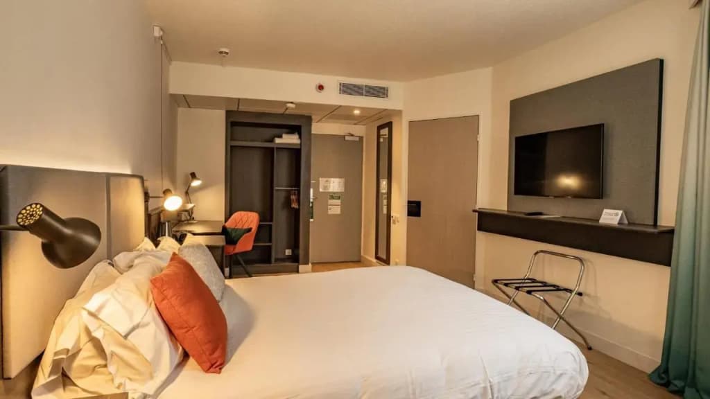 Holiday Inn Toulon City Centre by IHG - Miniature 7