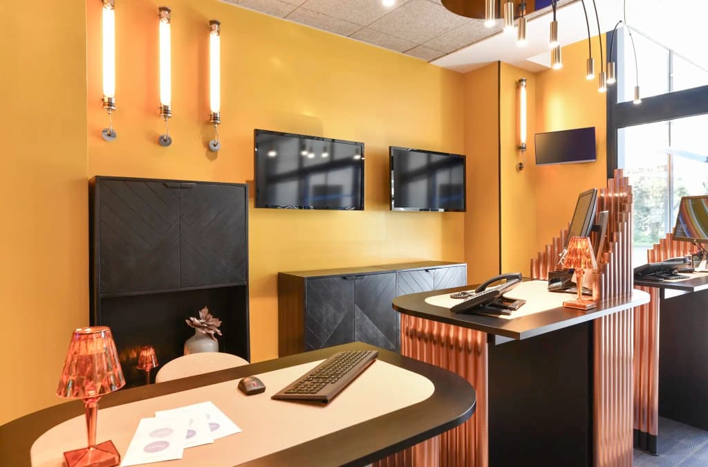 Novotel La Rochelle Centre - Photo 2