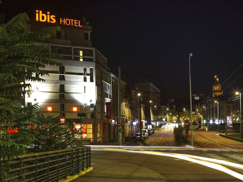 Ibis Nancy Centre Stanislas - Photo 1