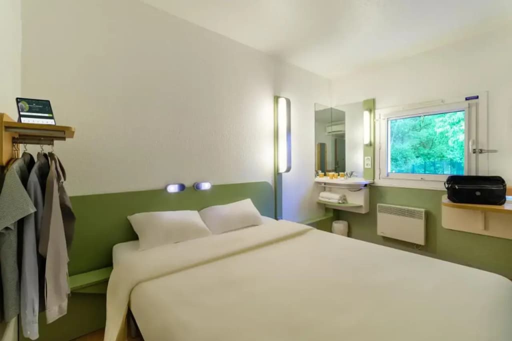 B&B HOTEL Cannes Mouans Sartoux - Photo 3