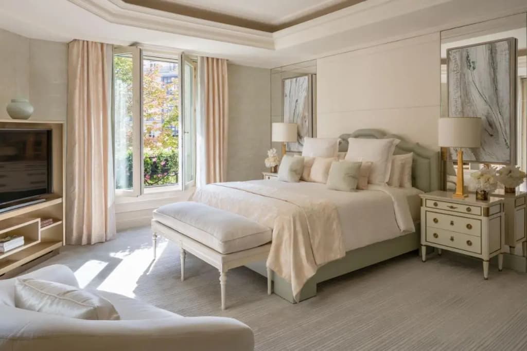 Four Seasons George V Hotel - Photo 5