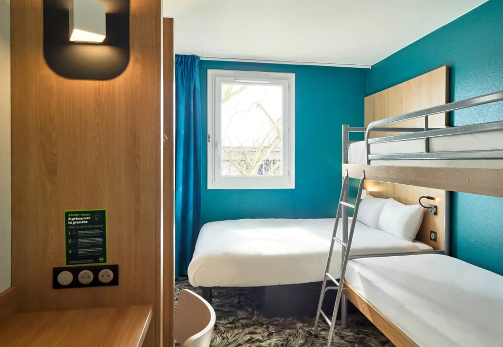 B&B HOTEL Paris Porte de la Villette - Miniature 7