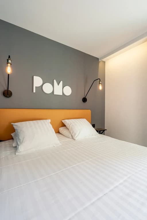 PoMo Hotel & Restaurant - Photo 2