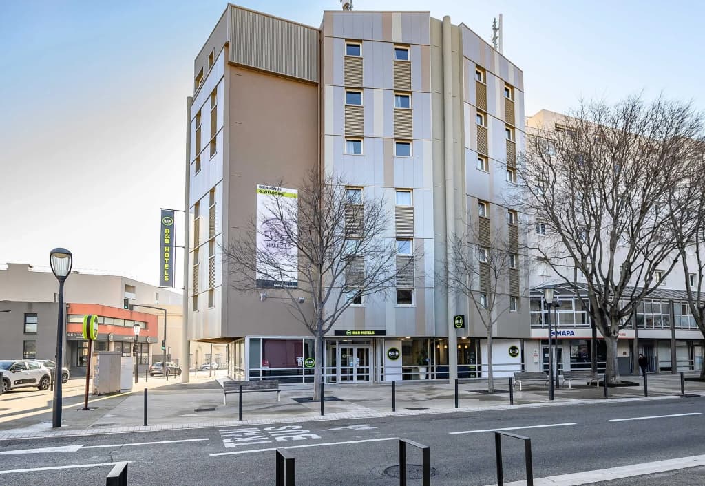 B&B Hotel Nimes Centre Arène - Photo 1