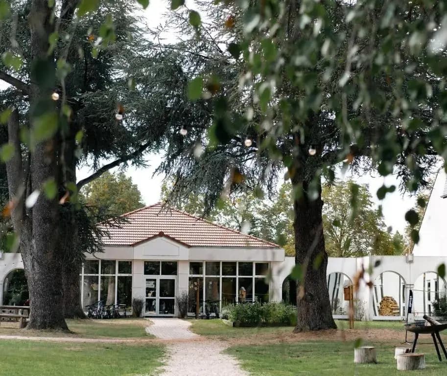 Demeures de campagne Parc du Coudray – Mercure - Photo 1